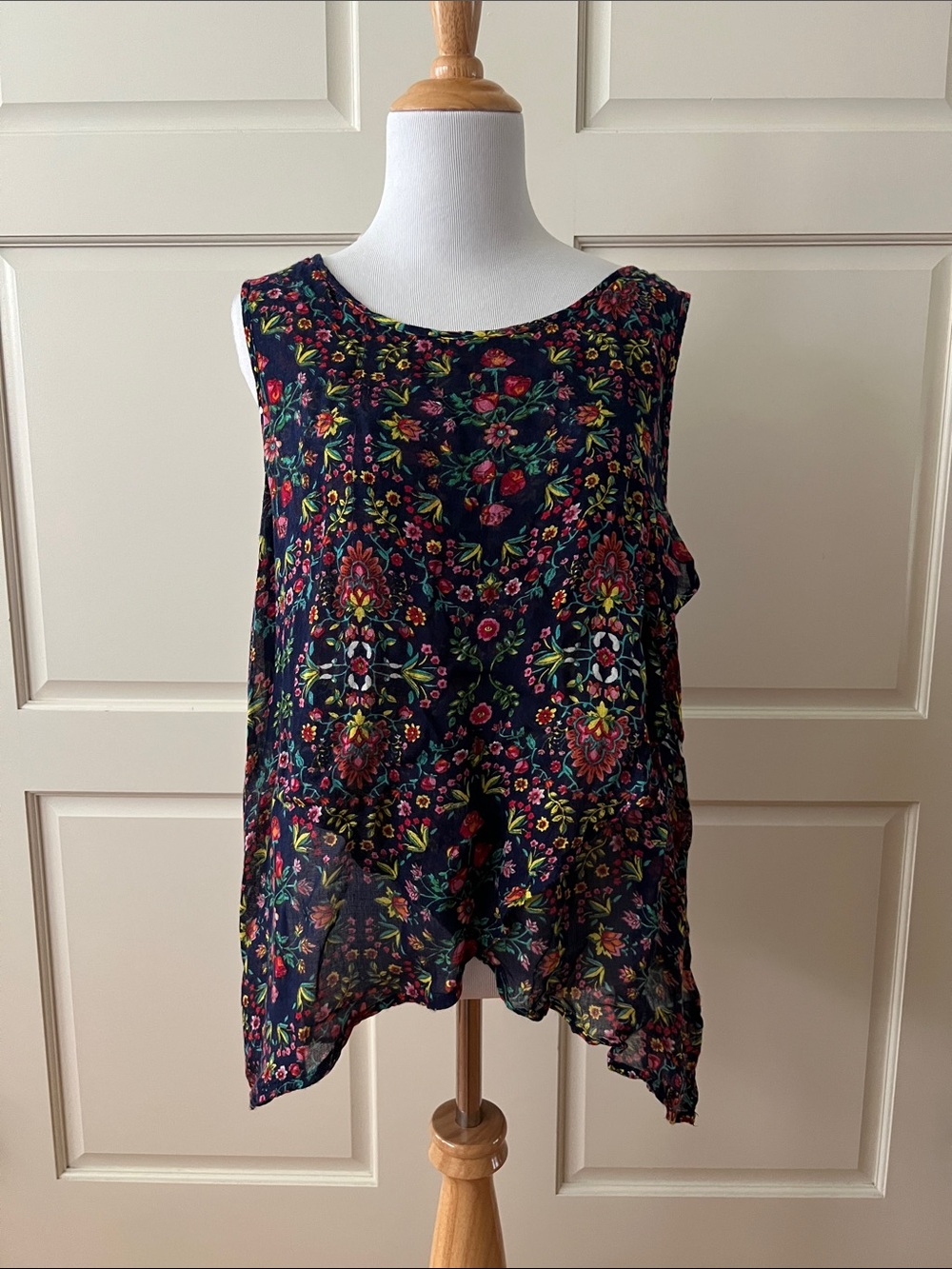 Modcloth Sleeveless Floral Print Top large